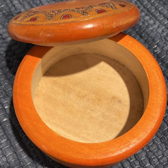 Antique Round Wooden Box - Picture 4 of 5